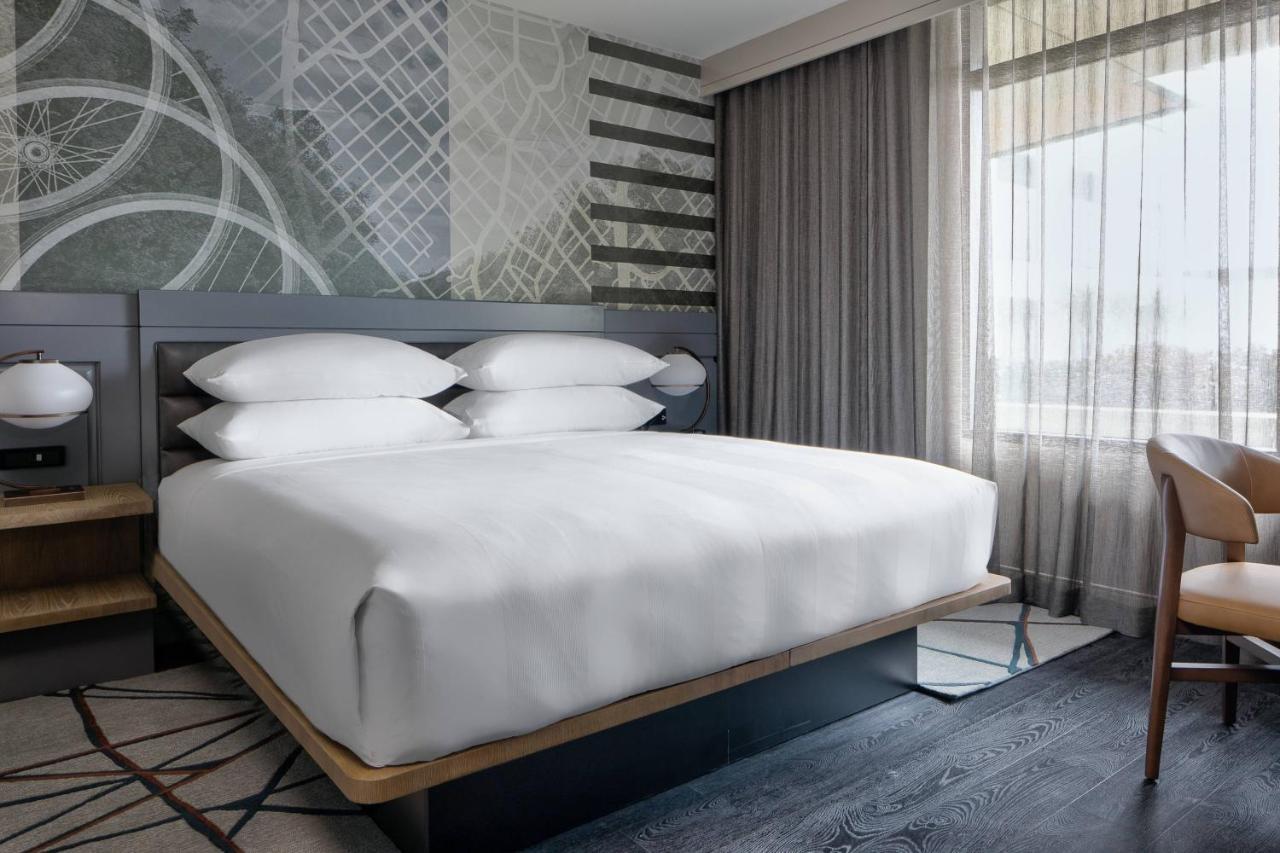 Marriott Dallas Uptown Exterior photo