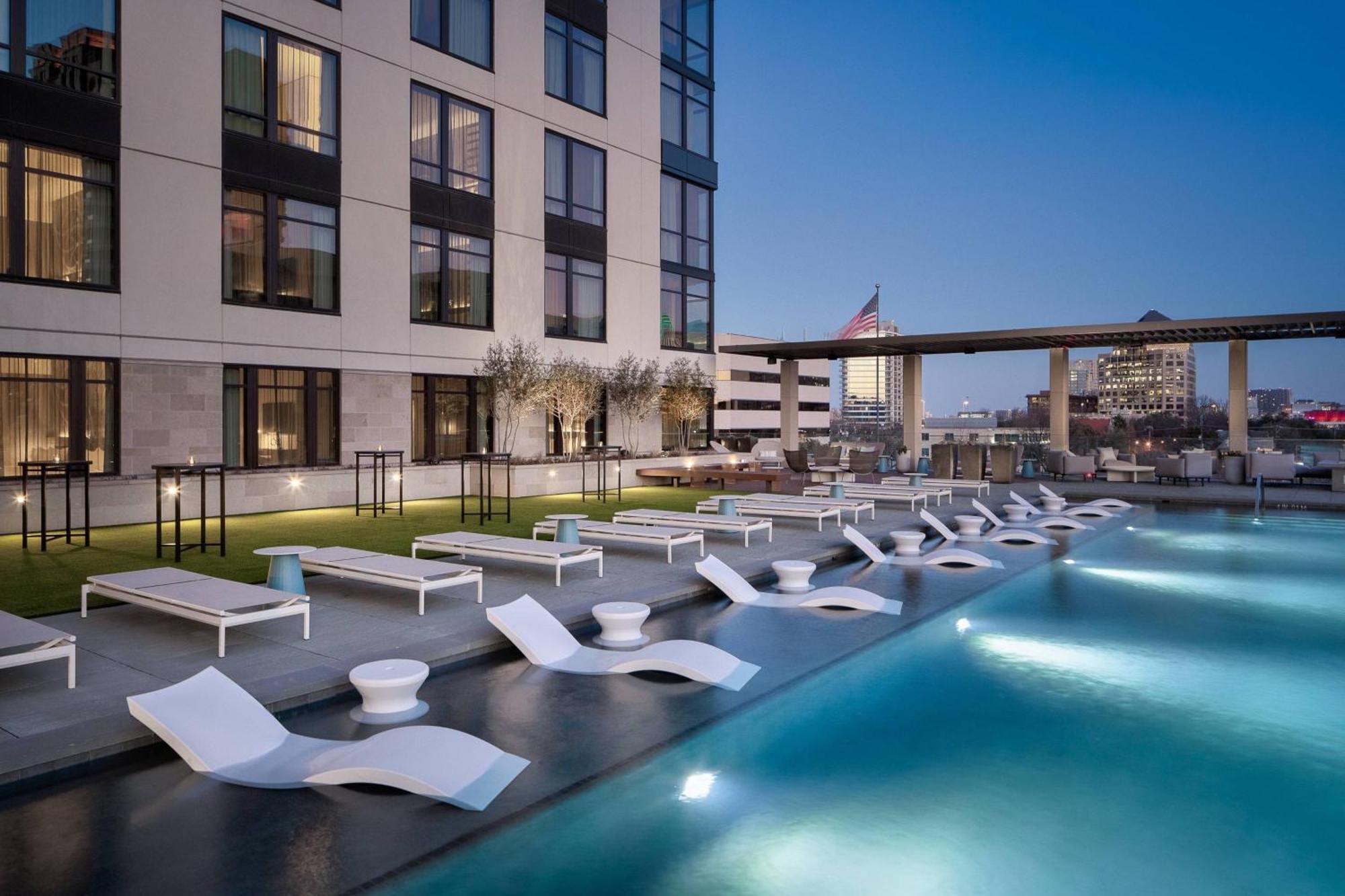 Marriott Dallas Uptown Exterior photo