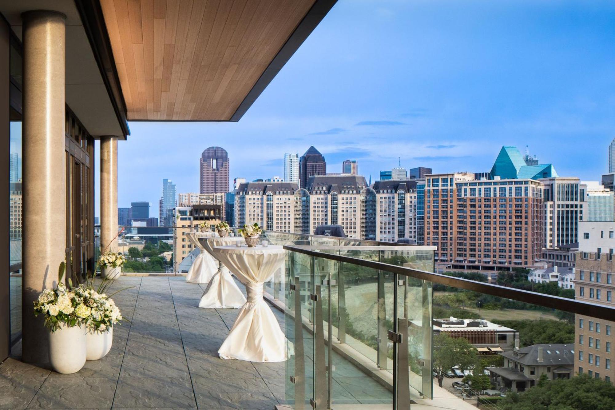 Marriott Dallas Uptown Exterior photo