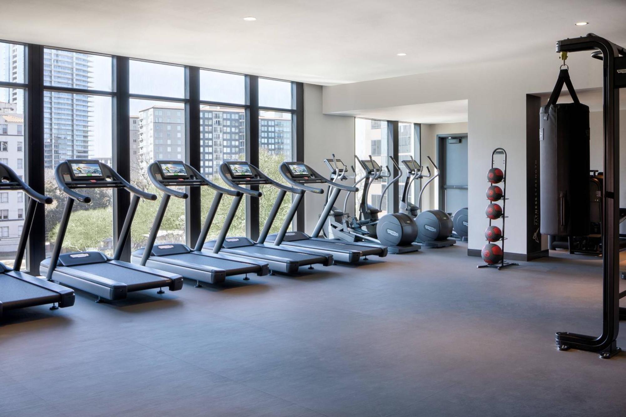 Marriott Dallas Uptown Exterior photo